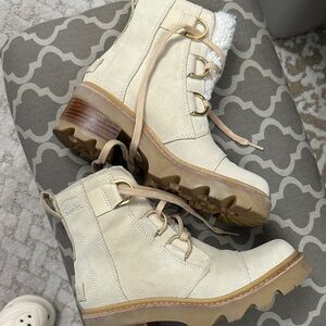 Sorel Women's Tan Combat Boots